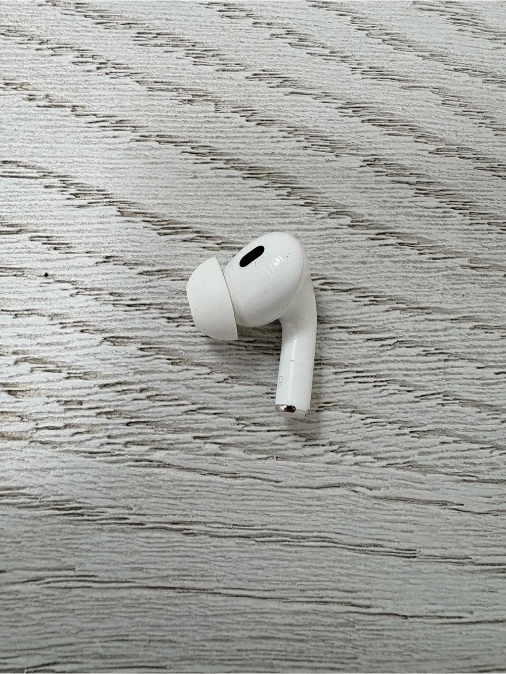 Apple AirPod pro 2nd gen usb,c Earbud Left Piece in White